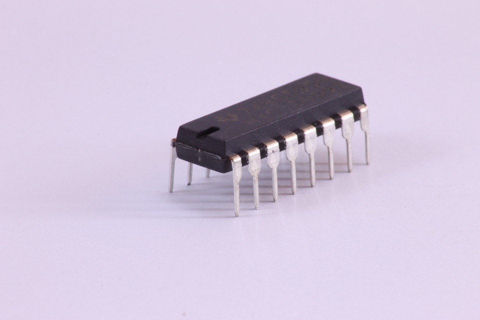 CD4081 CMOS : Informations et caractéristiques du circuit intégré